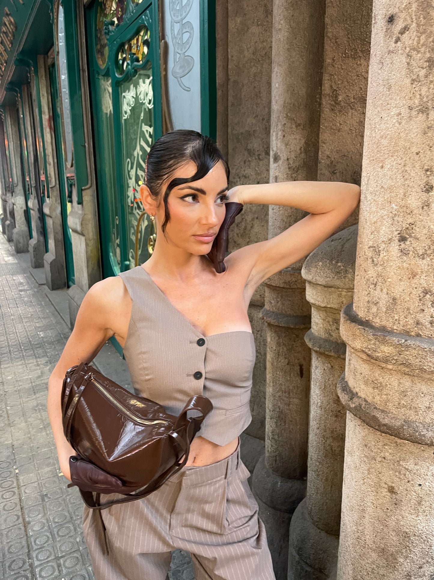 EMILY BIG Shoulder Bag - BROWN