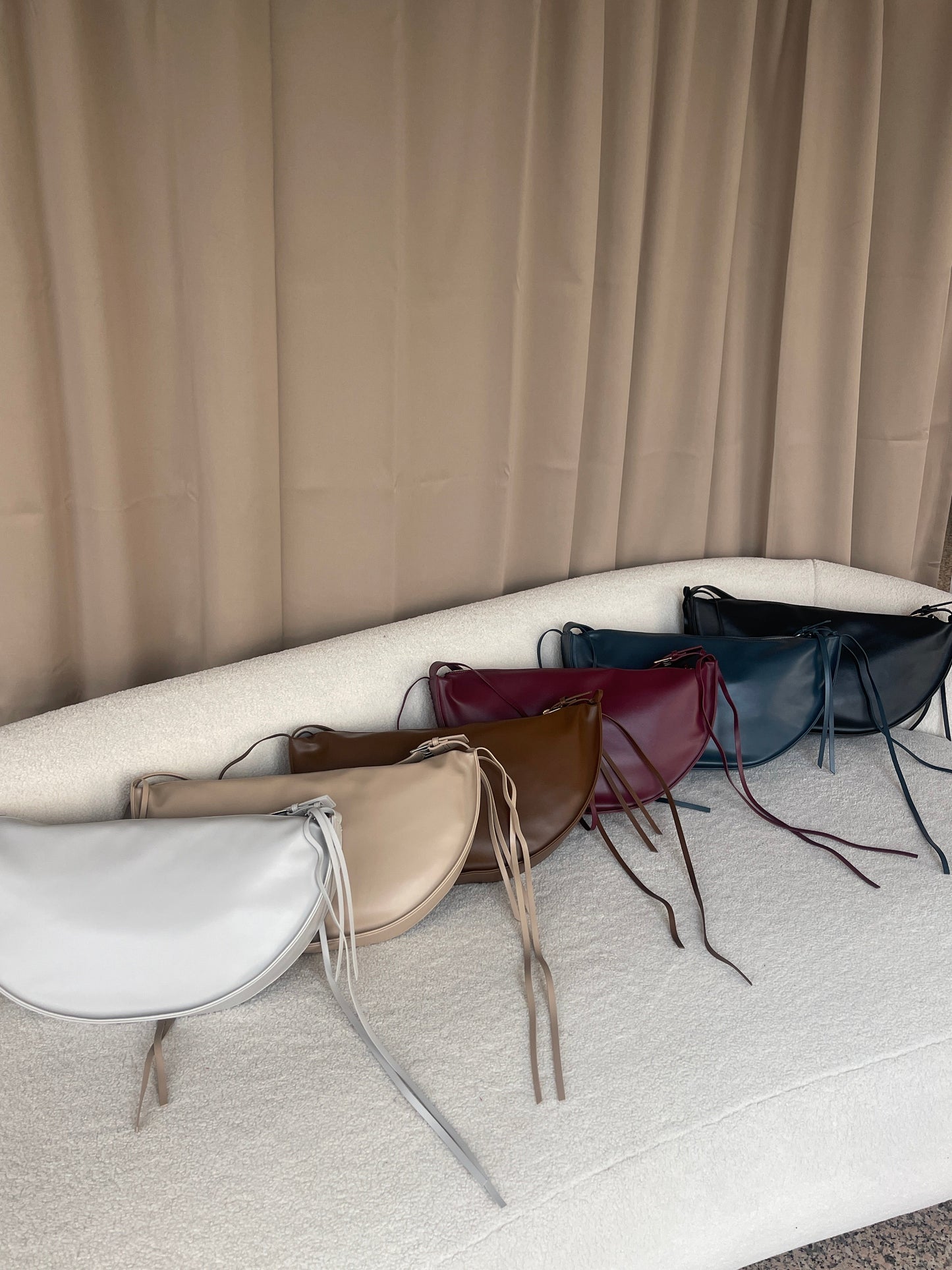 EMILY BIG Shoulder Bag - BEIGE