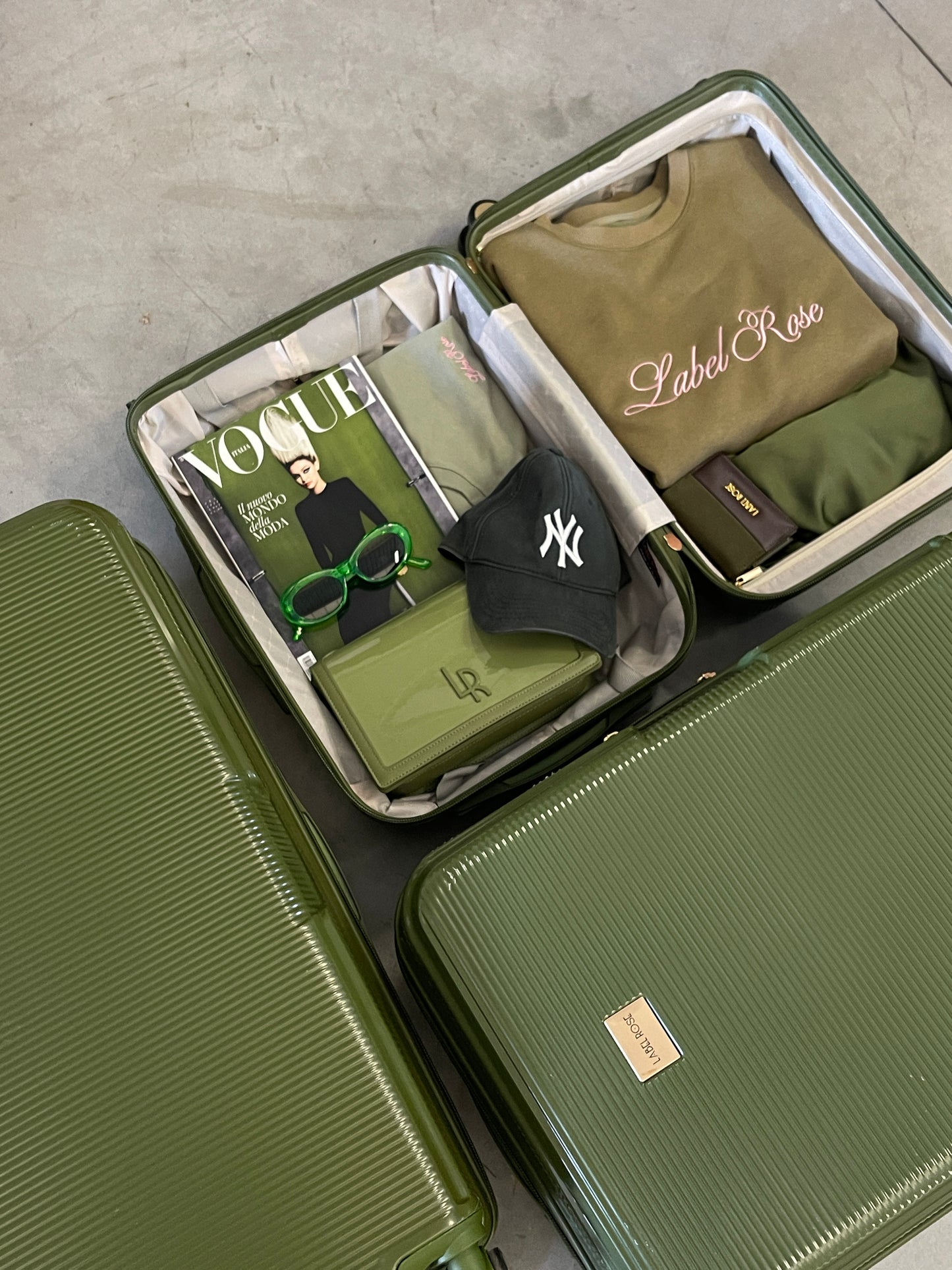 Shiny trolley suitcase four wheels - GREEN