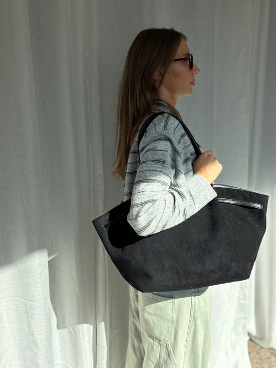 BRIELLE BIG SHOULDER BAG FAUX SUEDE - BLACK SILVER - PRE-ORDER