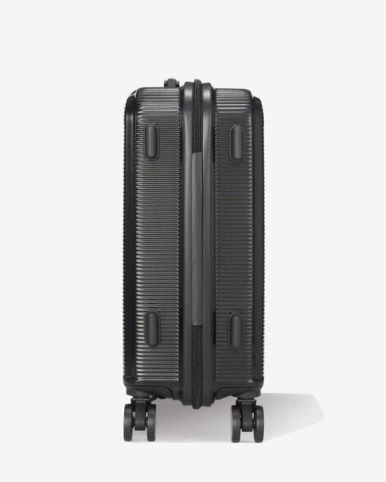 Glossy hand luggage BLACK