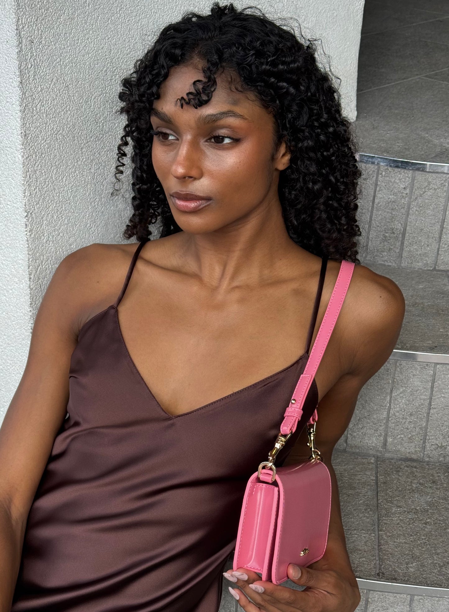 Bolso de hombro NICOLE - ROSA CARAMELO