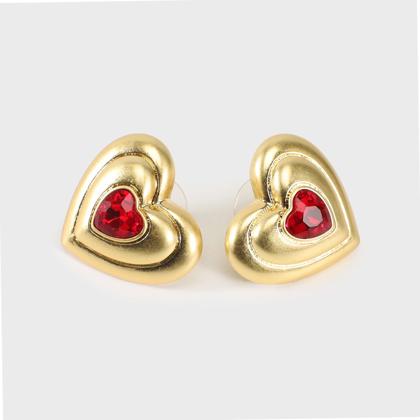 Orecchini cuore con dettaglio rosso