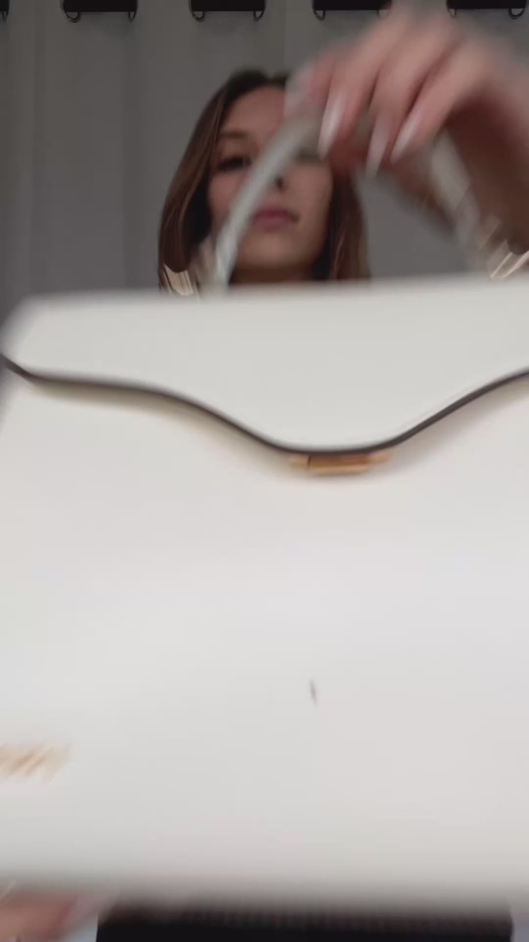 Cargar y reproducir el video en el visor de la galería, Borsa a tracolla ISABEL - WHITE
