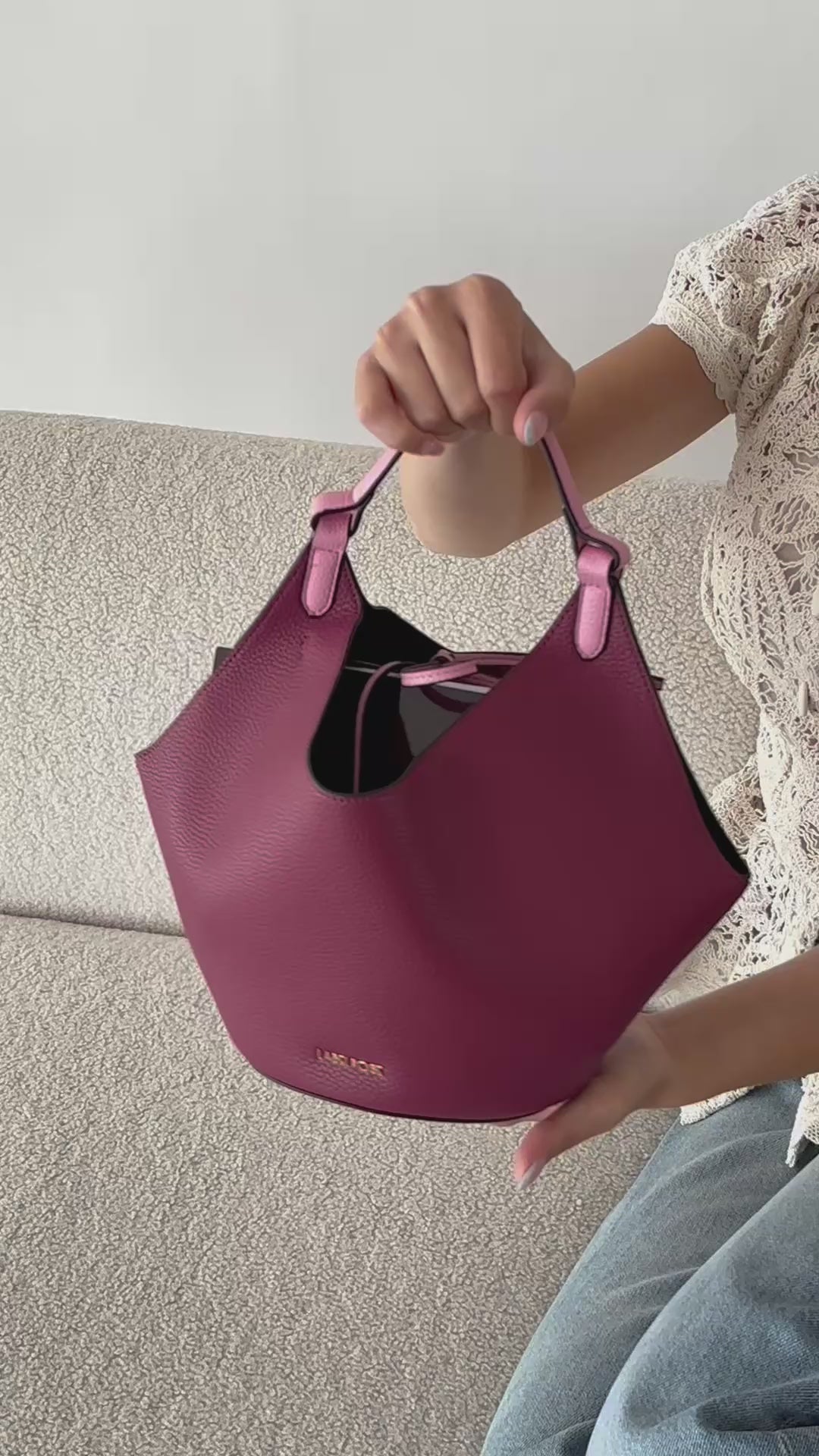 Carica e riproduci il video nel visualizzatore della galleria, Borsa a mano MISTY - BEIGE

