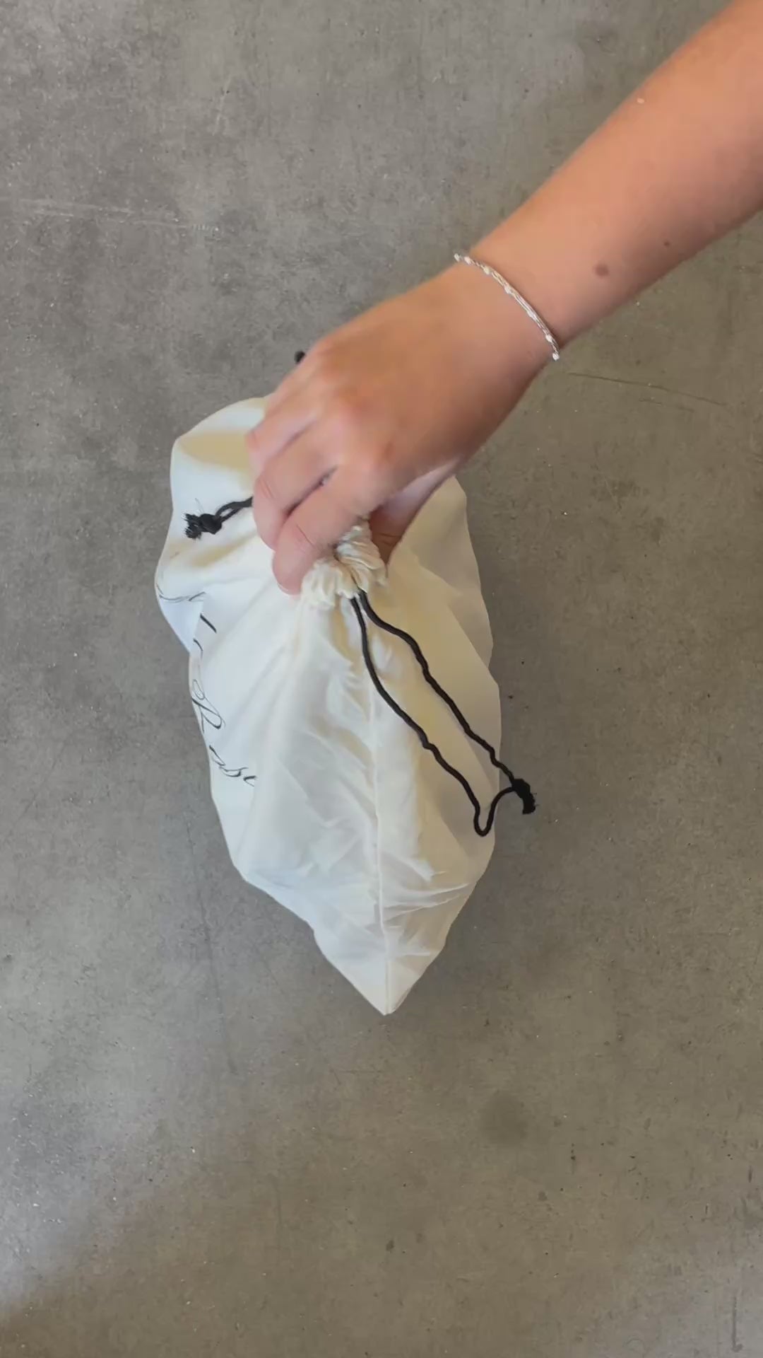 Carica e riproduci il video nel visualizzatore della galleria, Borsa bauletto BLAKE BIG - COFFEE
