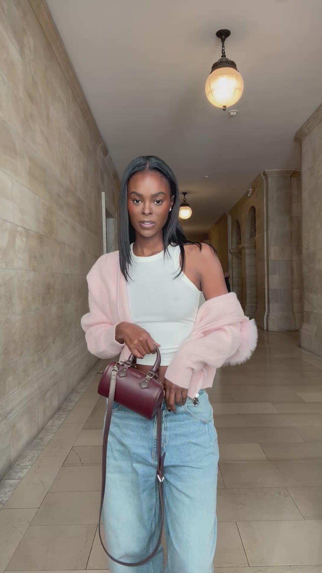 Carica e guarda video nella visualizzazione della galleria, Borsa a mano Bauletto EROS - DARK PLUM
