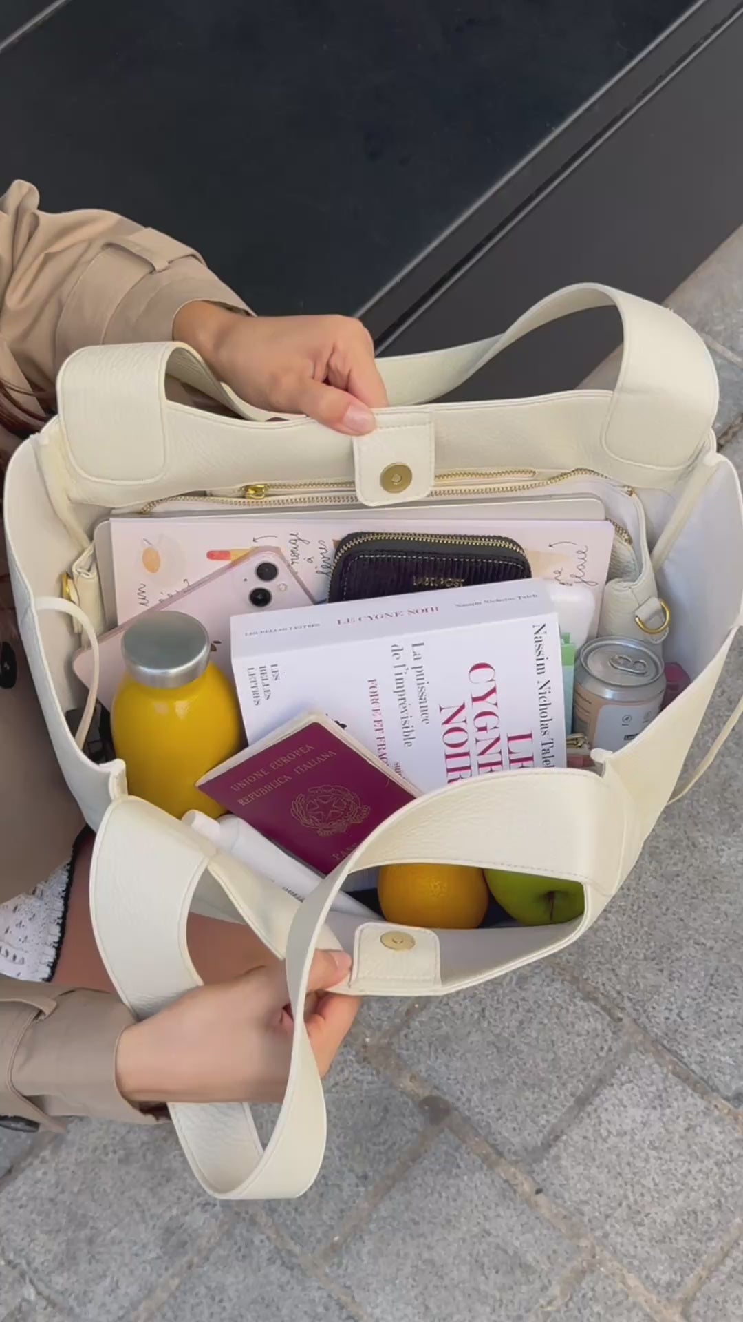 Carica e guarda video nella visualizzazione della galleria, Borsa a spalla NEW MELISSA -  BLACK
