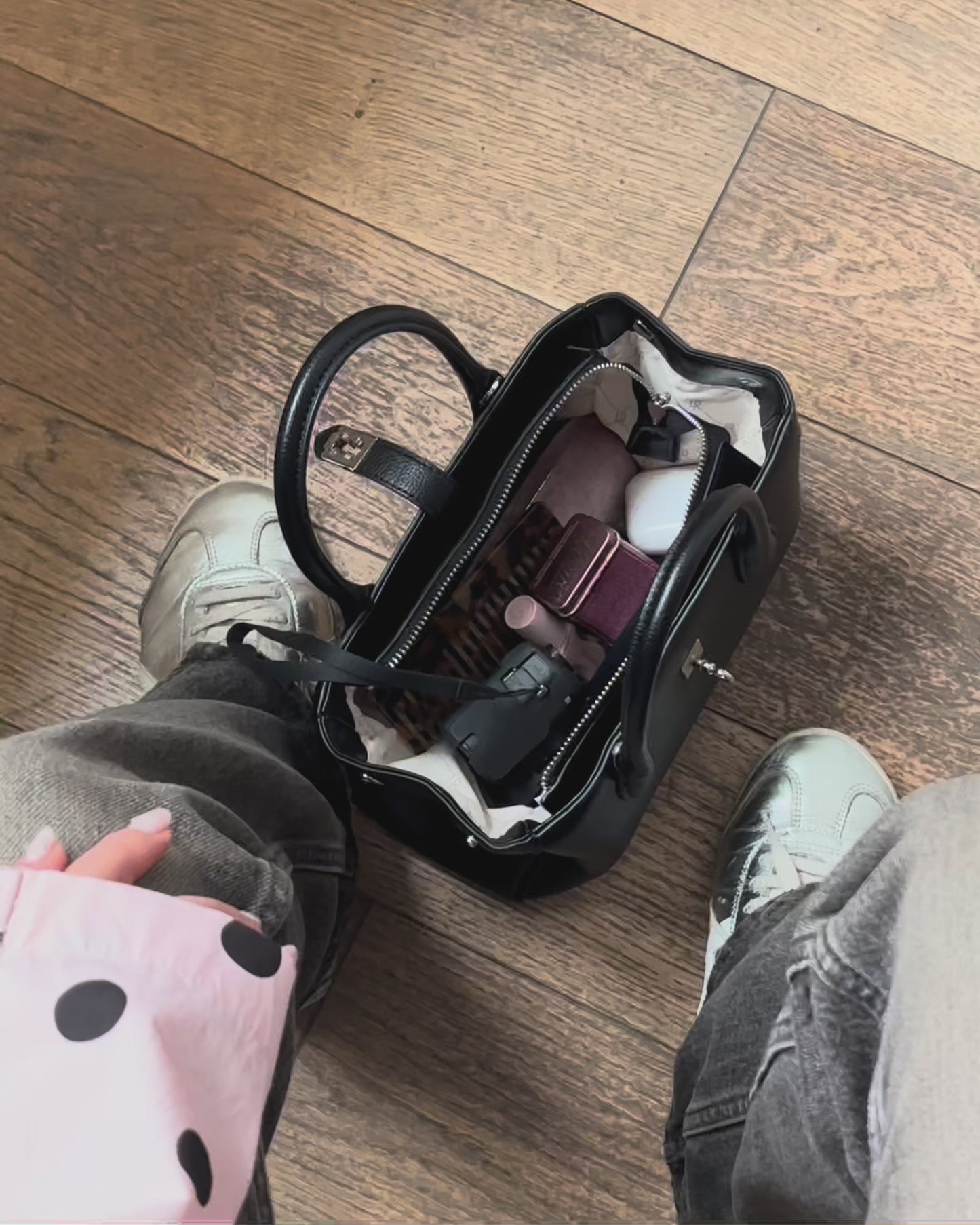 Carica e guarda video nella visualizzazione della galleria, Borsa a mano LENÚ - MAUVE
