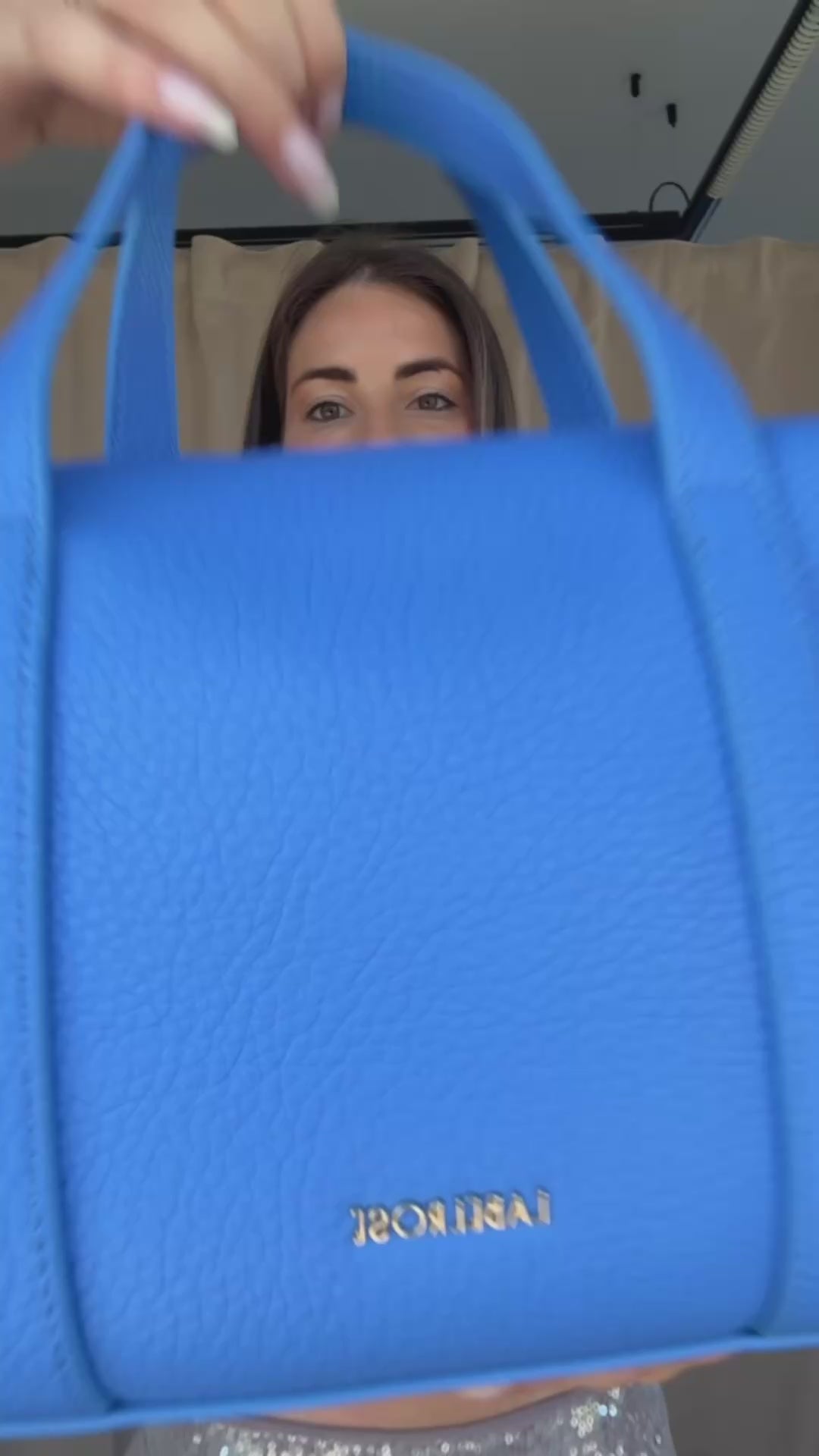 Carica e guarda video nella visualizzazione della galleria, Borsa bauletto ELLEN - BLUE
