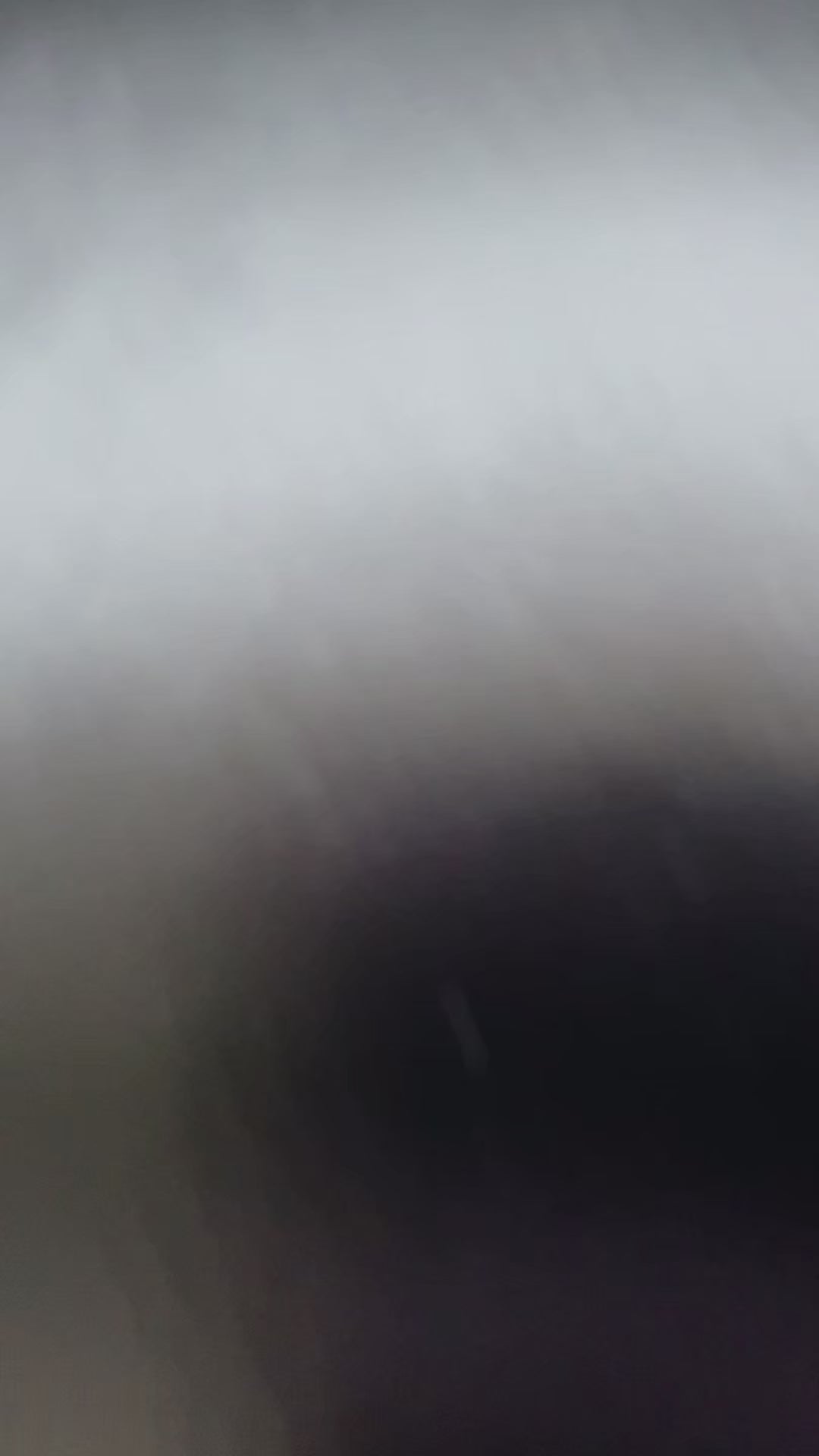 Load and play video in Gallery viewer, Borsa a spalla PATENT TOTE - BLACK
