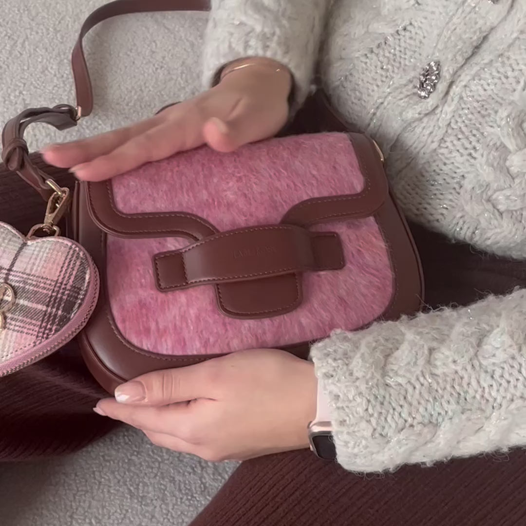 Load and play video in Gallery viewer, EDITH Shoulder Bag - PINK
