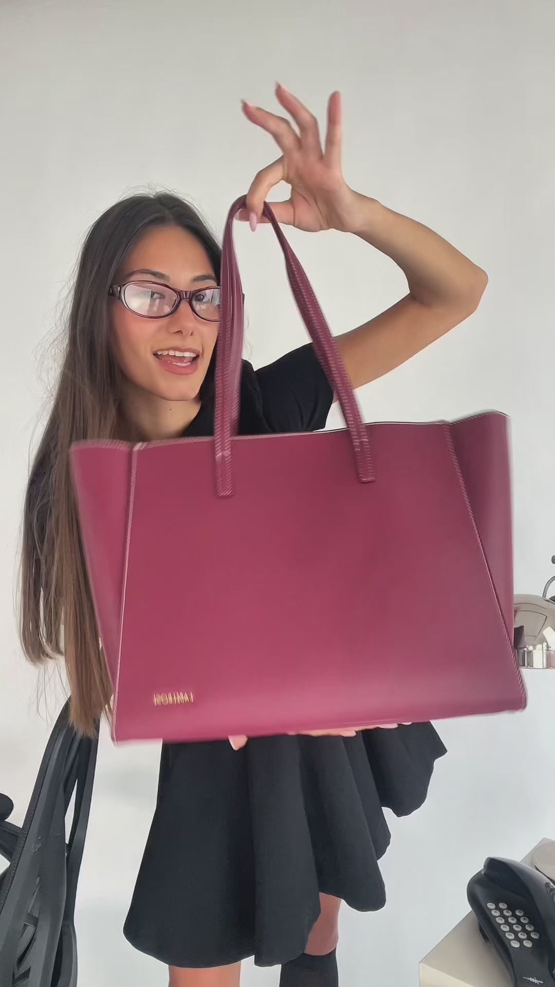 Carica e guarda video nella visualizzazione della galleria, Borsa a spalla MELISSA BIG - BURGUNDY PREVENDITA
