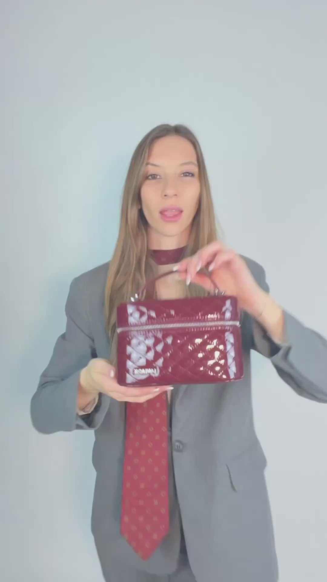 Carica e guarda video nella visualizzazione della galleria, Borsa a mano ROUGE - RED PASSION SILVER
