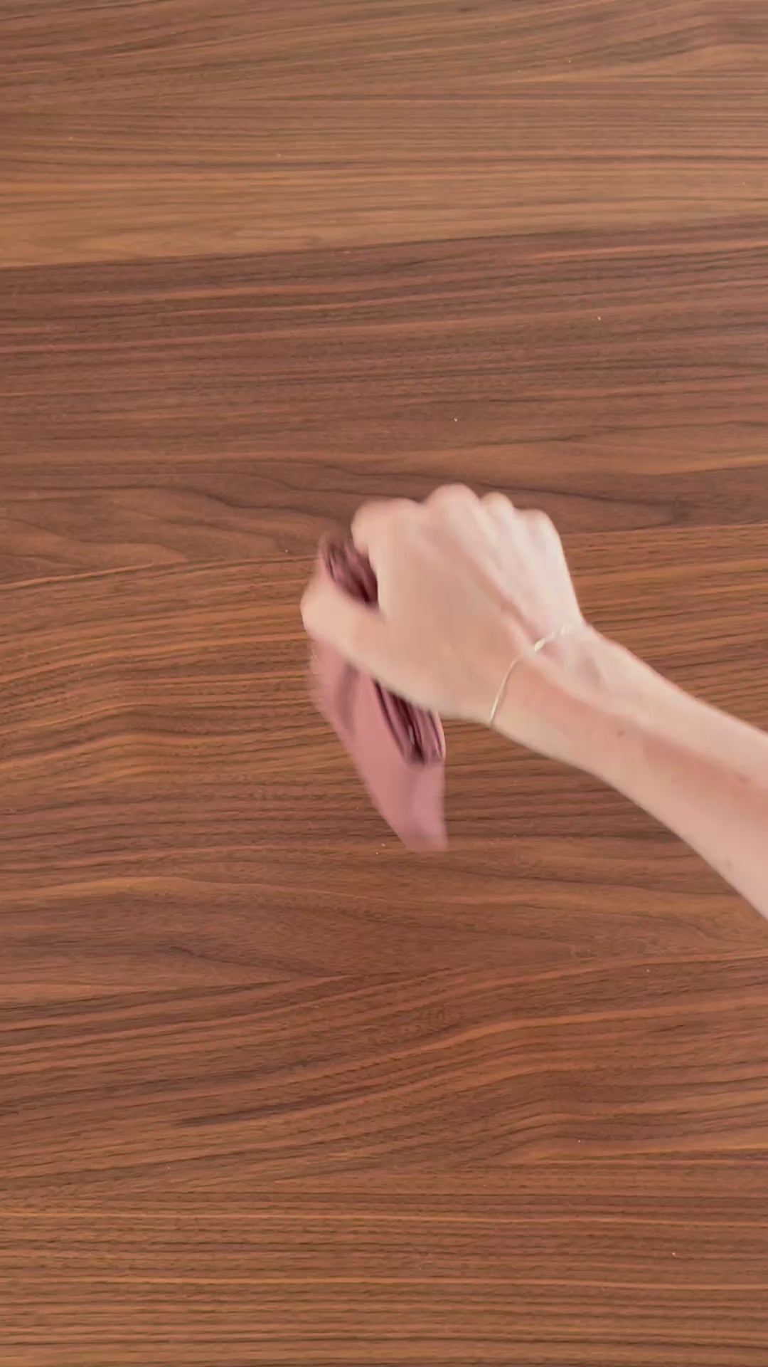 Carica e guarda video nella visualizzazione della galleria, Portafoglio MOMMY WALLET - BROWN TEDDY
