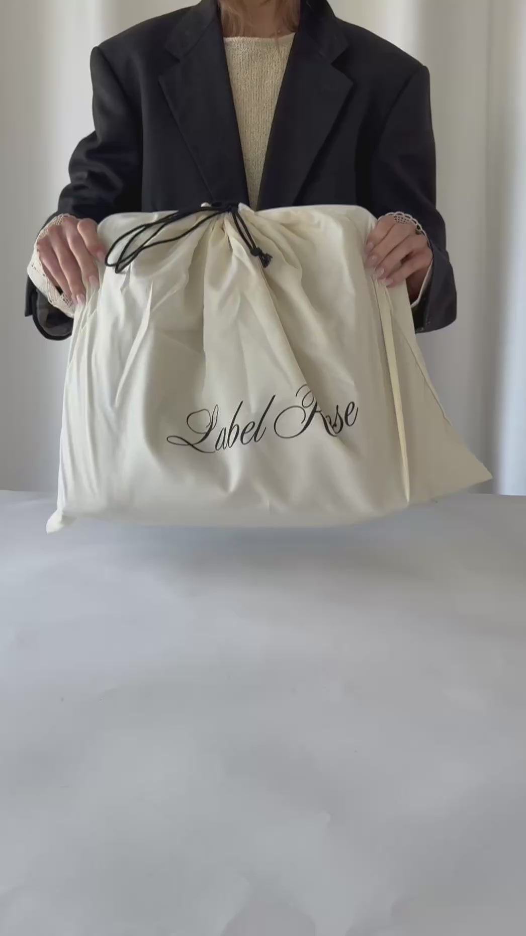 Carica e guarda video nella visualizzazione della galleria, Shopper bag RUBY - BLACK SILVER
