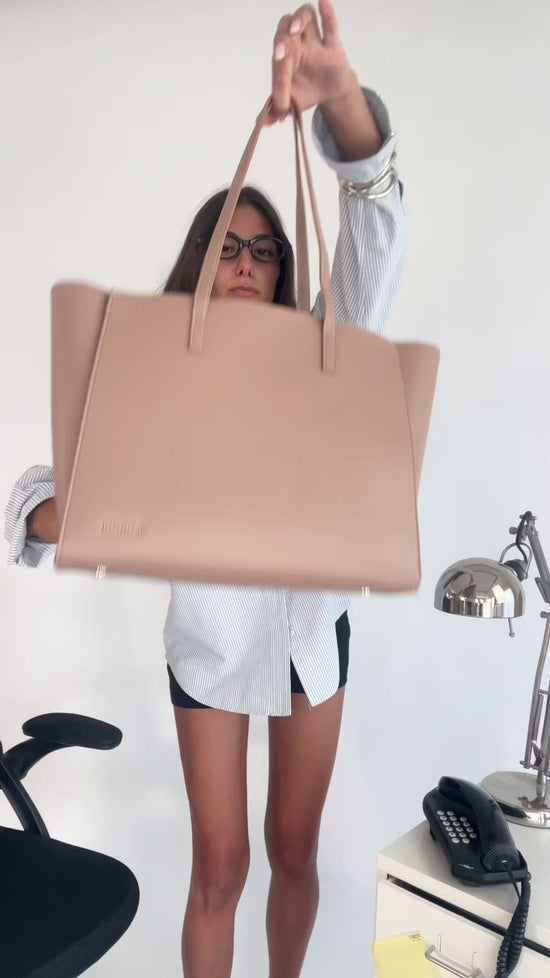 Carica e guarda video nella visualizzazione della galleria, Borsa a spalla MELISSA BIG -BEIGE
