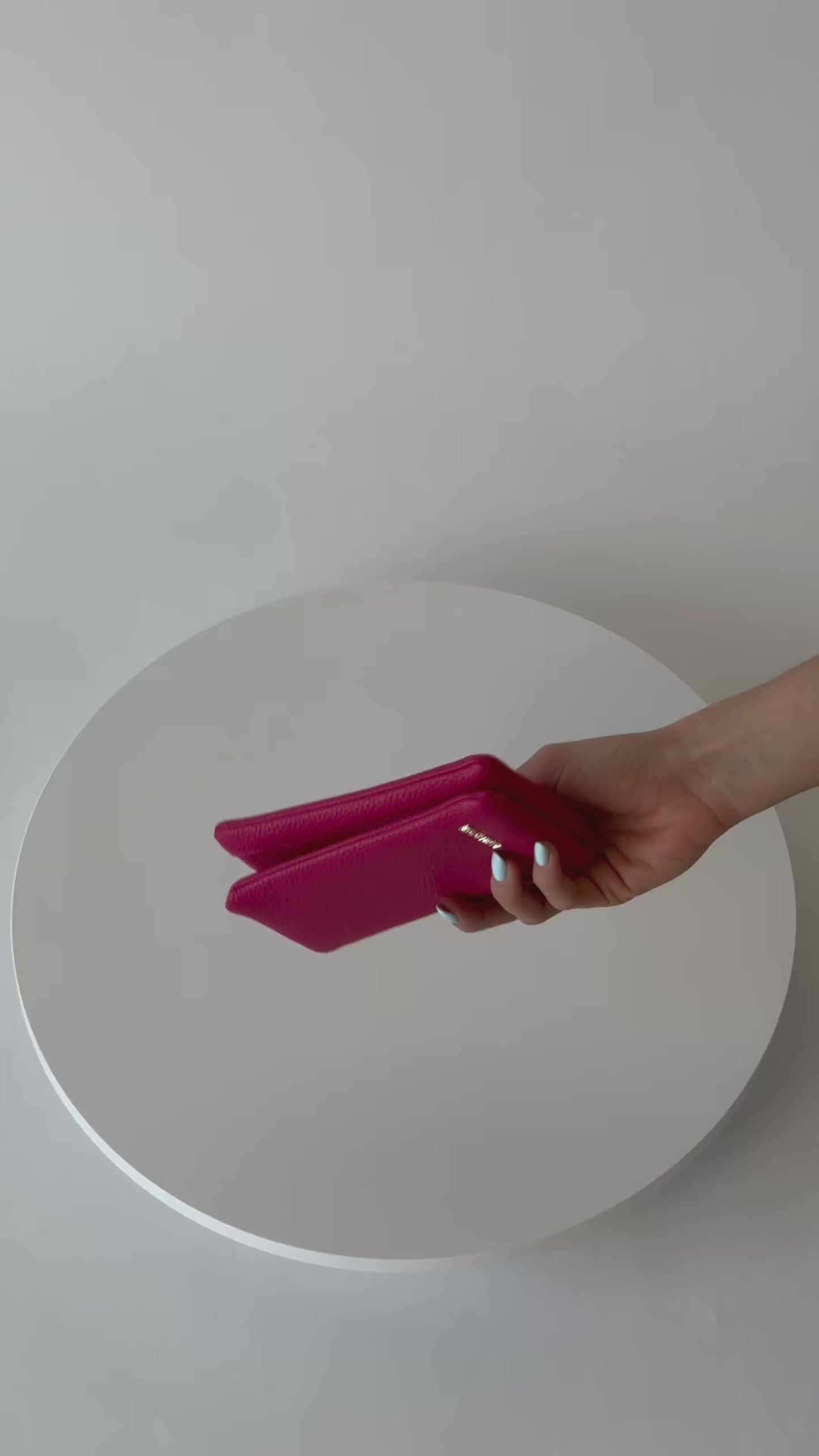 Carica e guarda video nella visualizzazione della galleria, Portafoglio CHERYL BIG - DUSTY LILAC
