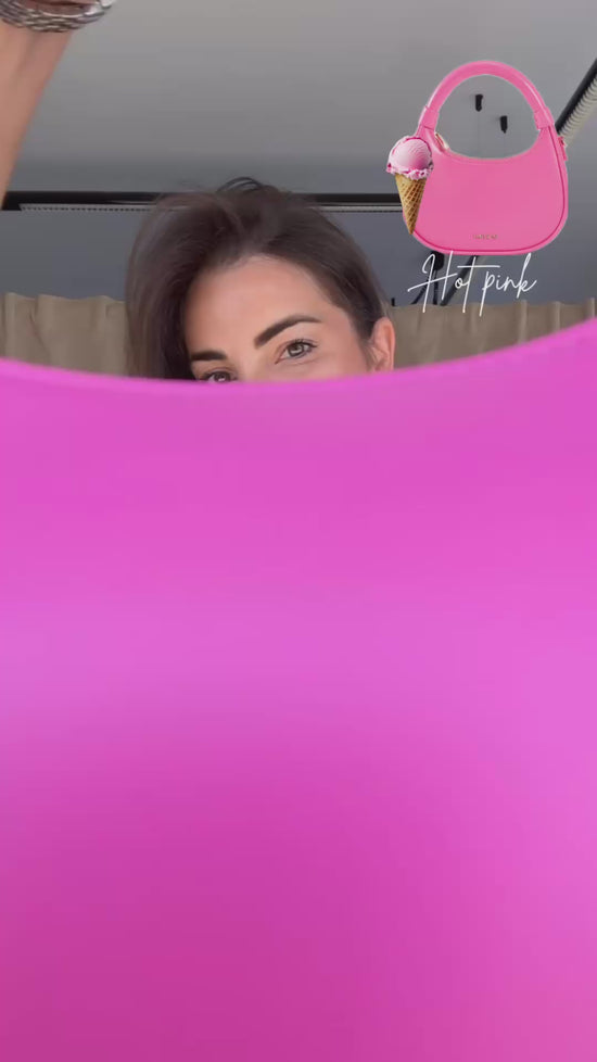 Carica e guarda video nella visualizzazione della galleria, Mini bag a mano LADY - HOT PINK
