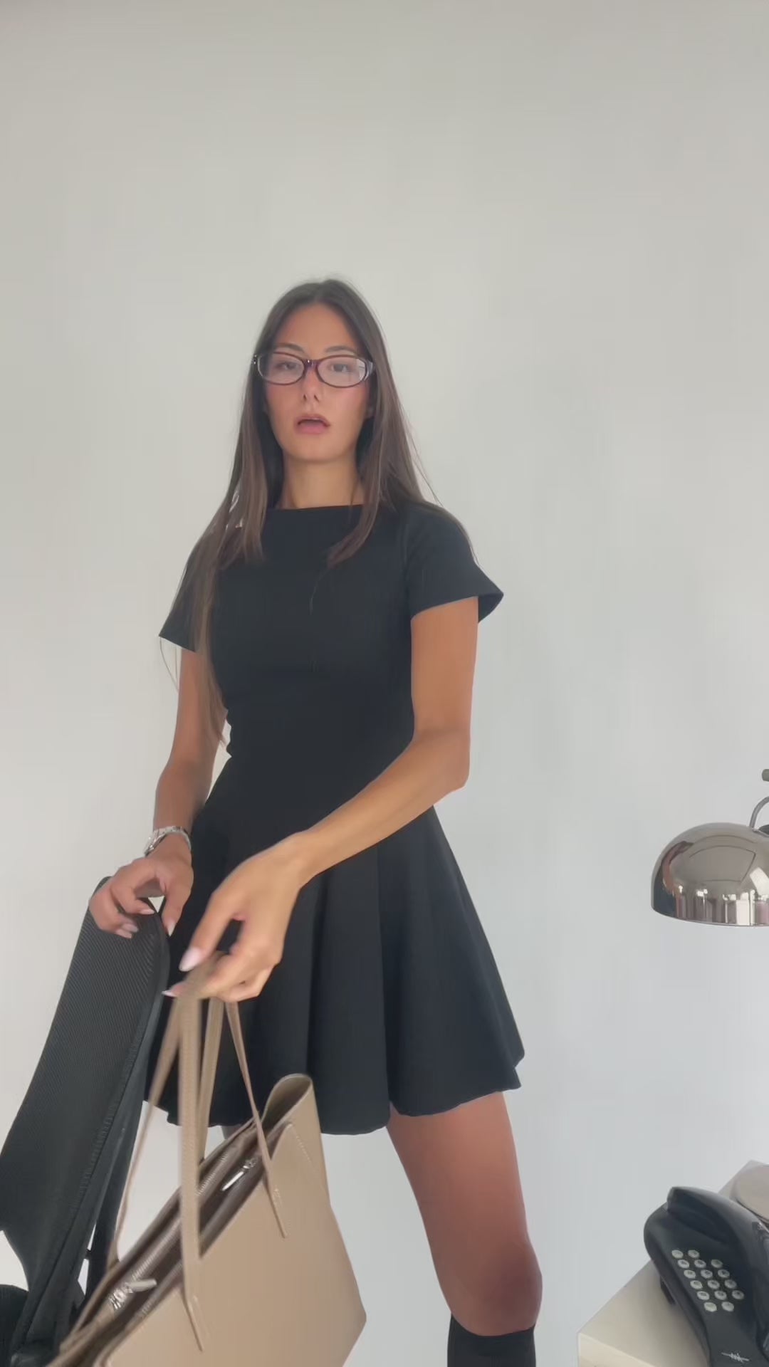Carica e guarda video nella visualizzazione della galleria, Borsa a spalla MELISSA BIG - TAUPE
