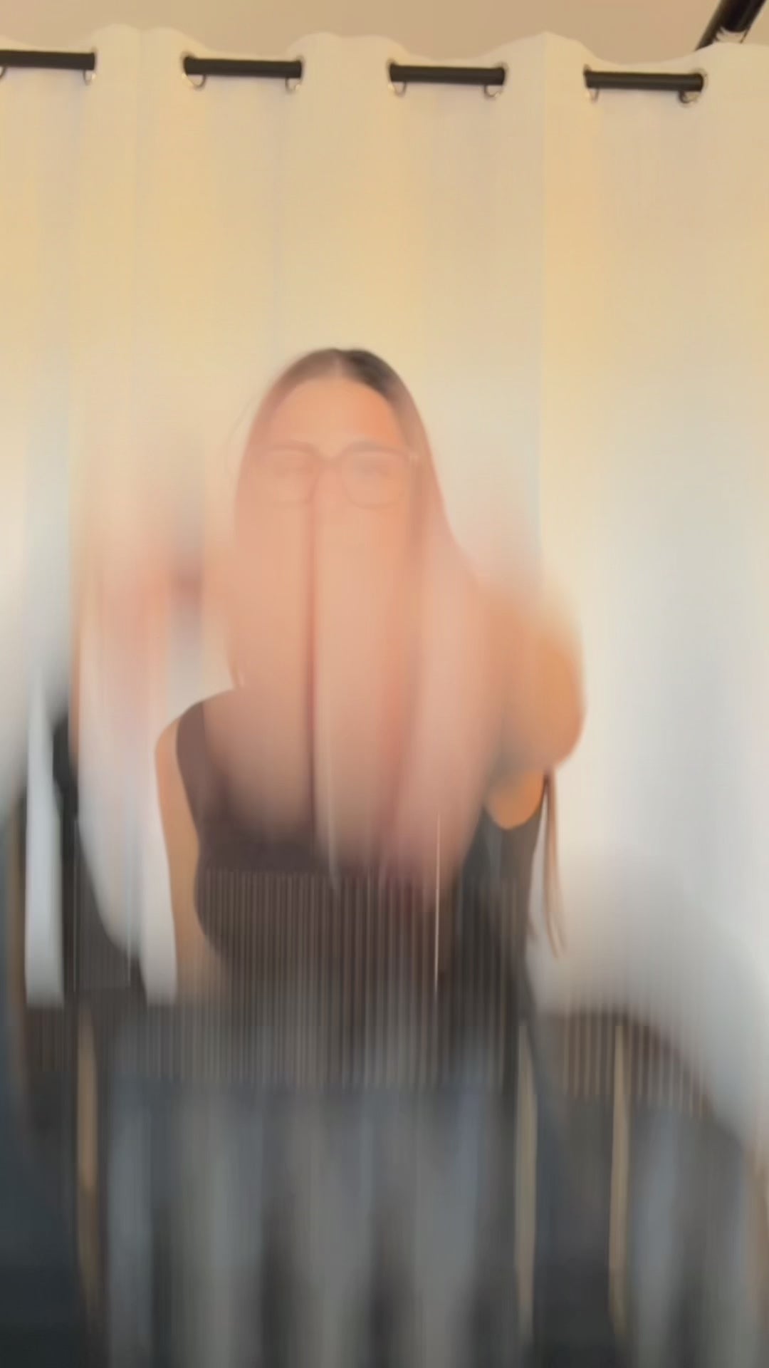 Carica e guarda video nella visualizzazione della galleria, Borsa a mano TWIST- BLACK SILVER
