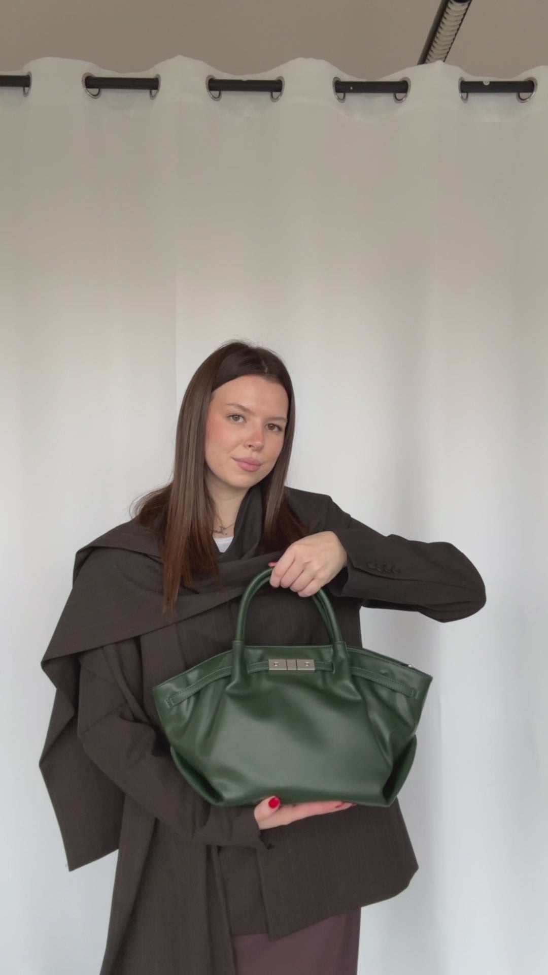Carica e guarda video nella visualizzazione della galleria, Borsa a mano NEW BRIELLE SMALL - FOREST GREEN
