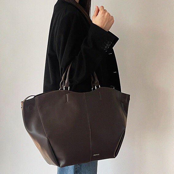 SCARLETT BIG Shoulder Bag - BROWN