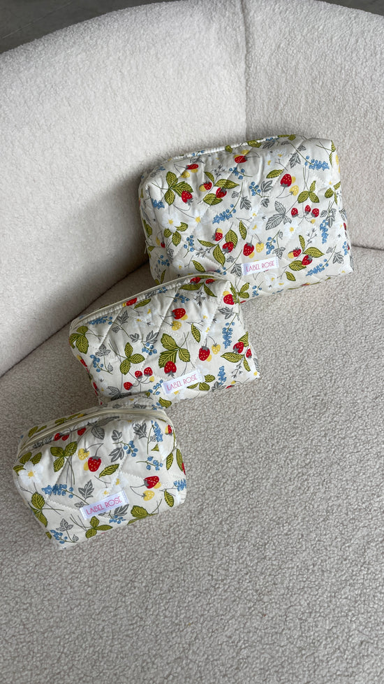 Fabric trousse with fruits SMALL - WHITE