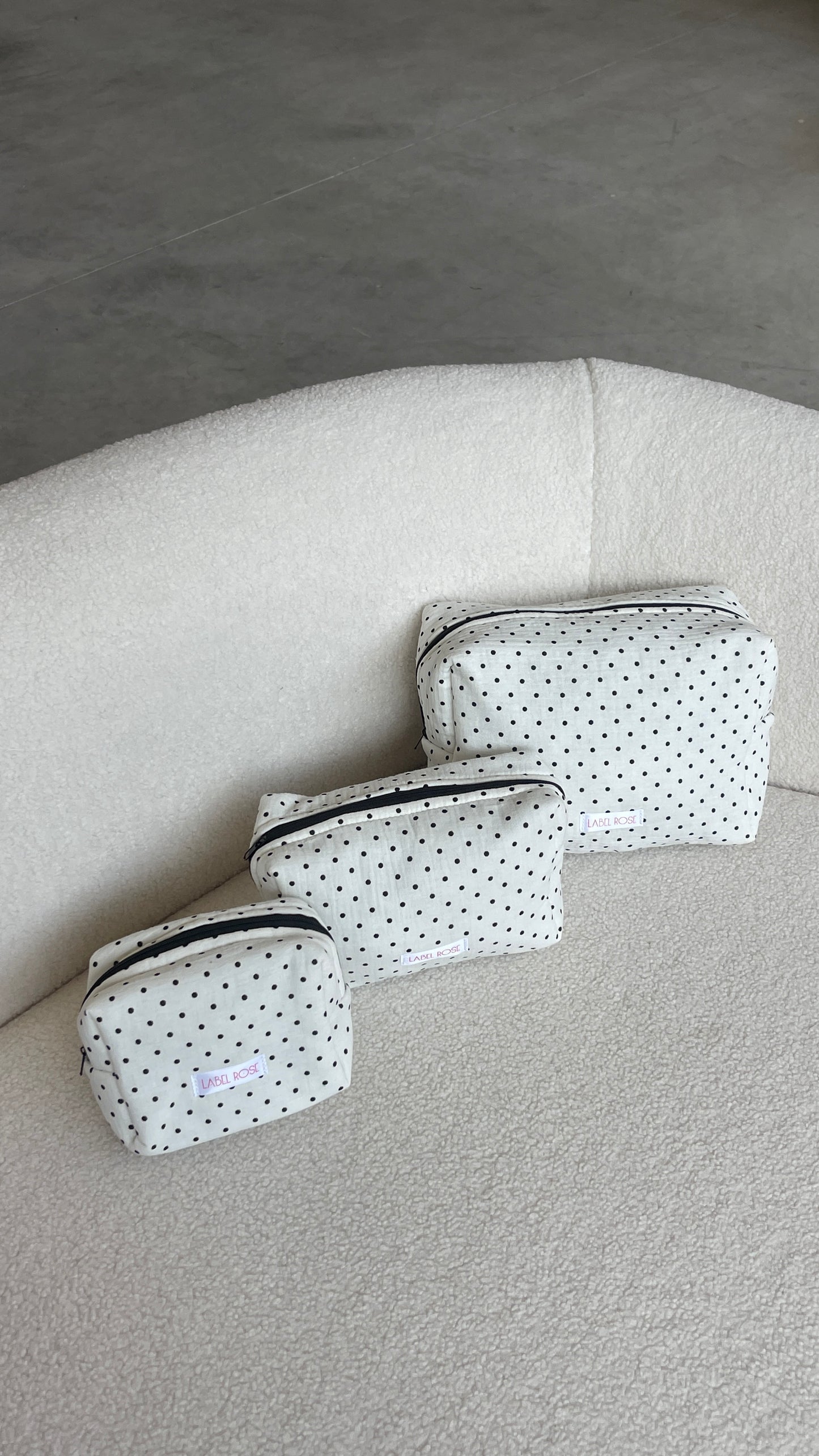 Fabric trousse with polka dots MEDIUM - WHITE